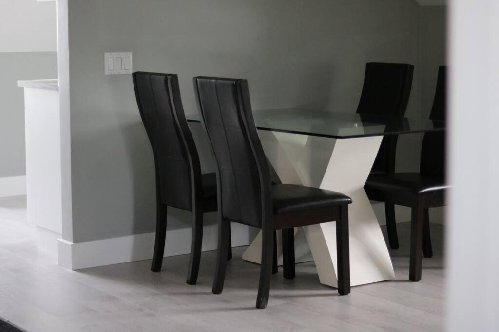 Unique Modern Luxury 2 Bedroom Apartment Rental Chapleau Dış mekan fotoğraf