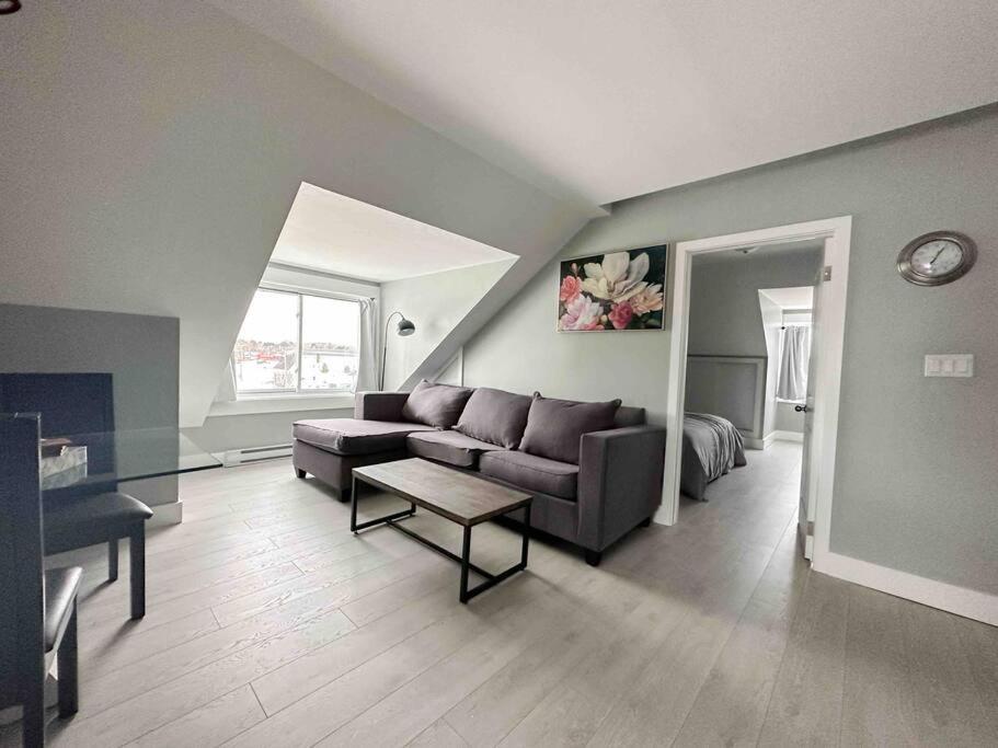 Unique Modern Luxury 2 Bedroom Apartment Rental Chapleau Dış mekan fotoğraf